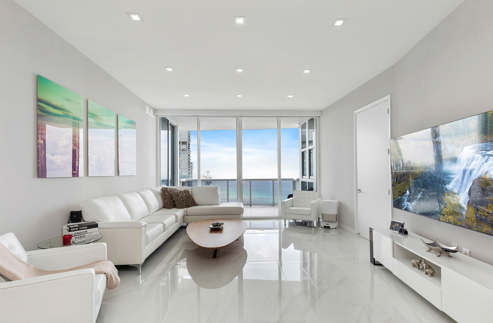 Placeholder for a featured photo of Trump Royale Residence 3504